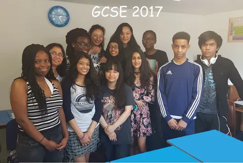 Learn to Excel GCSE class of 2017, students and tutors at our Reading centre