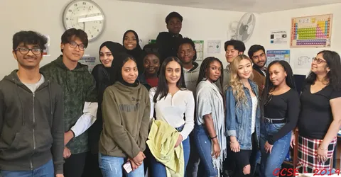 Learn to Excel GCSE class of 2019, students and tutors at our Reading centre